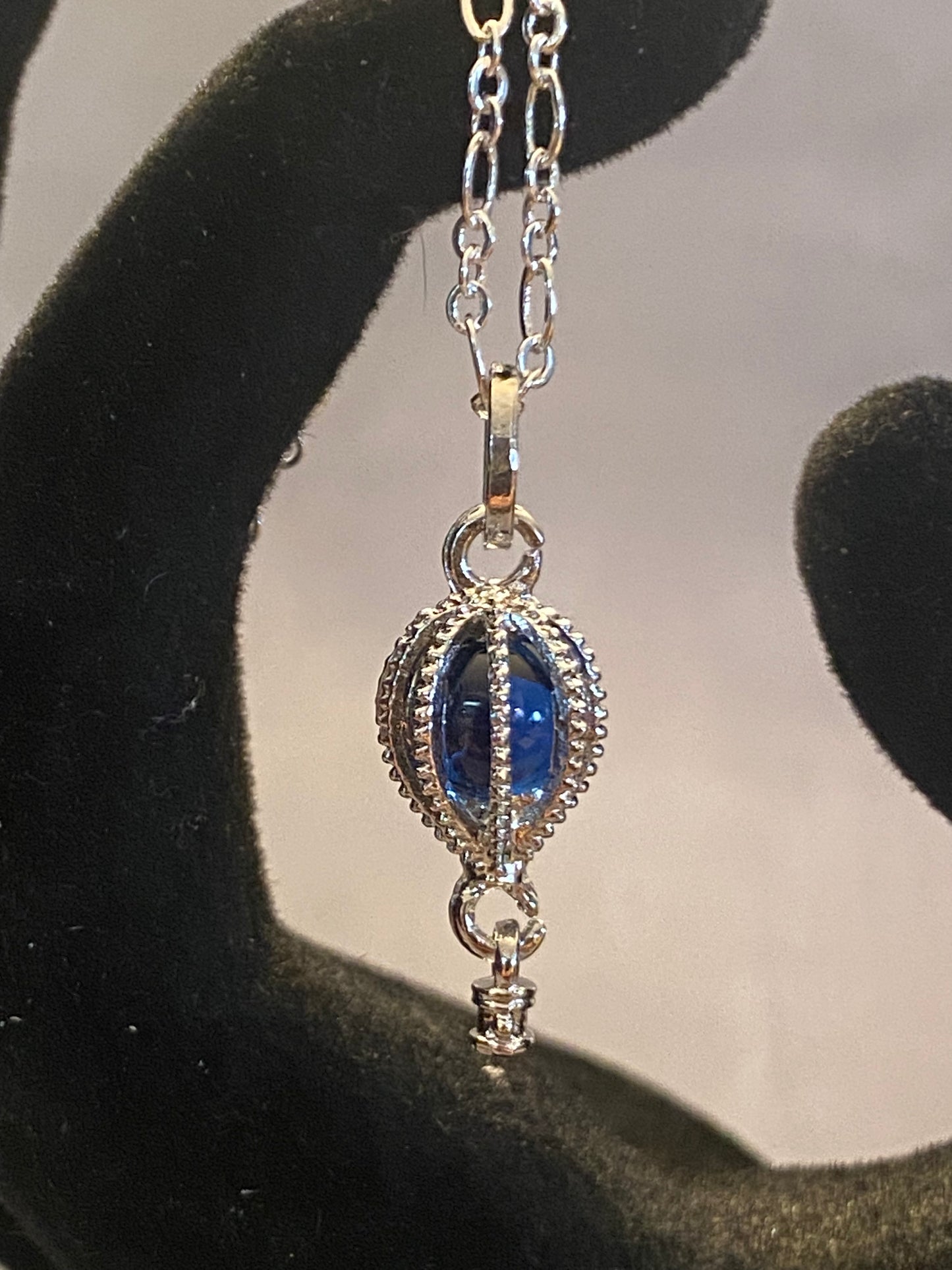 "Addison" Hot Air Balloon Necklace - The Speckled Dove